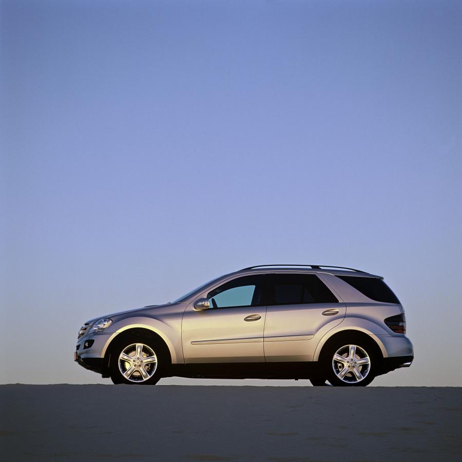  Mercedes-Benz ML-Class 2006 года  (фото 288 из 400)